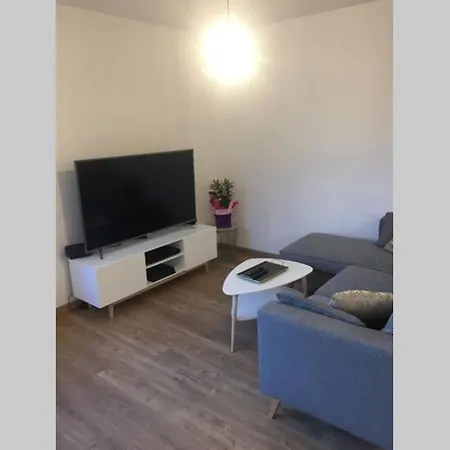 Meublé T2 Moderne En Hyper Centre * Vittel